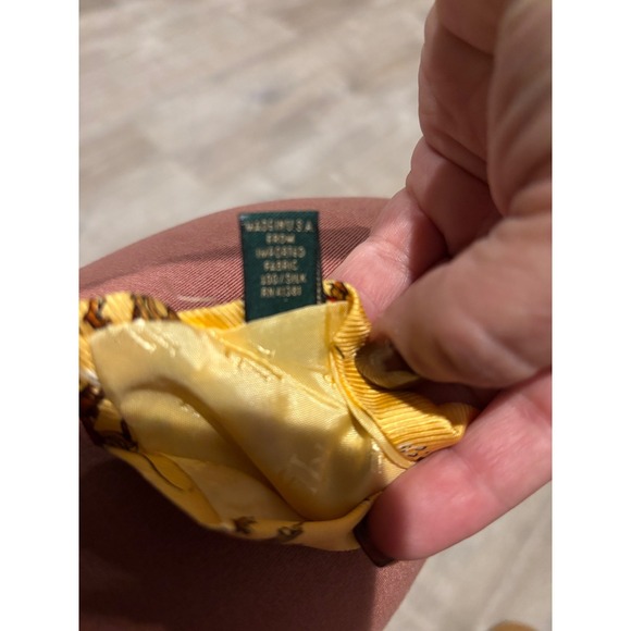 Lauren Ralph Lauren Vintage Yellow Red Fishing Scene Silk Tie Hand Finished - Picture 4 of 4